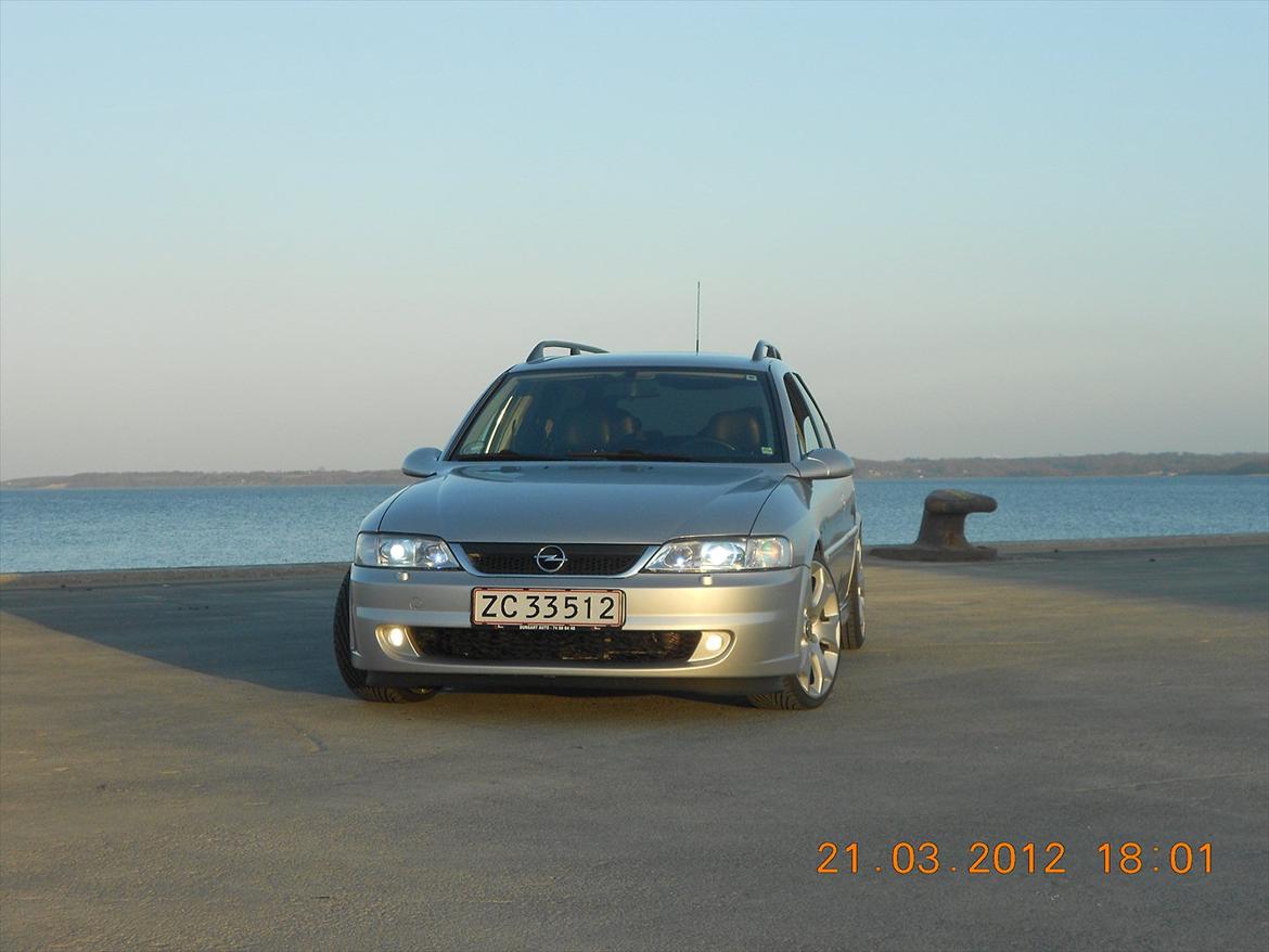 Opel Vectra B 2,2 DTI Sport (SOLGT) billede 1