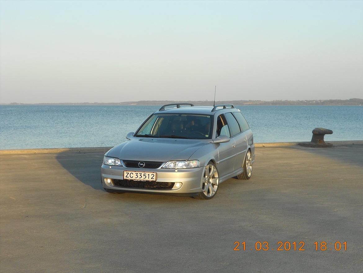 Opel Vectra B 2,2 DTI Sport (SOLGT) billede 2