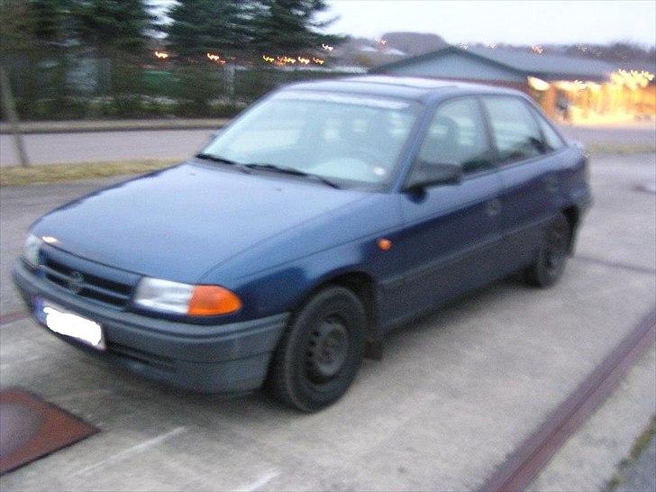 Opel astra f 1,6 i sedan billede 4