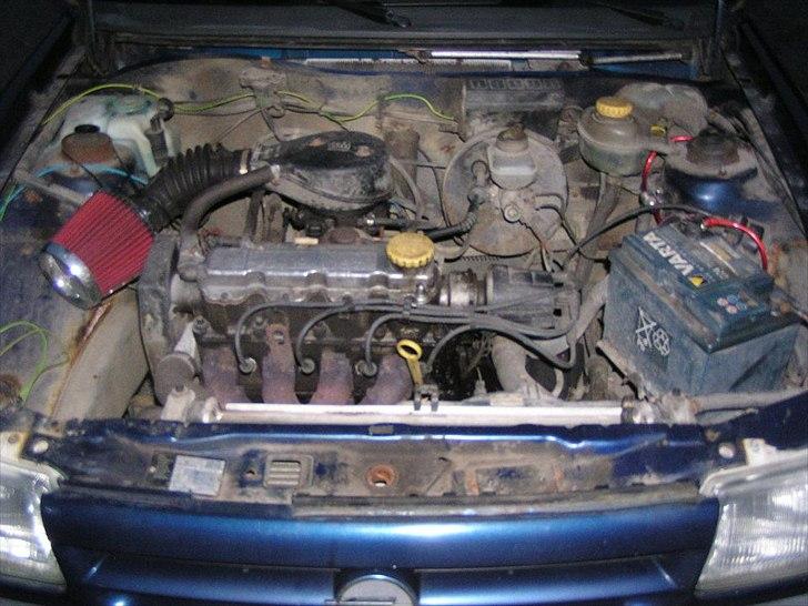 Opel astra f 1,6 i sedan billede 5