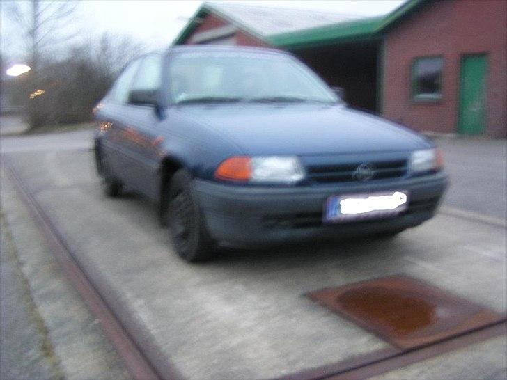 Opel astra f 1,6 i sedan billede 6