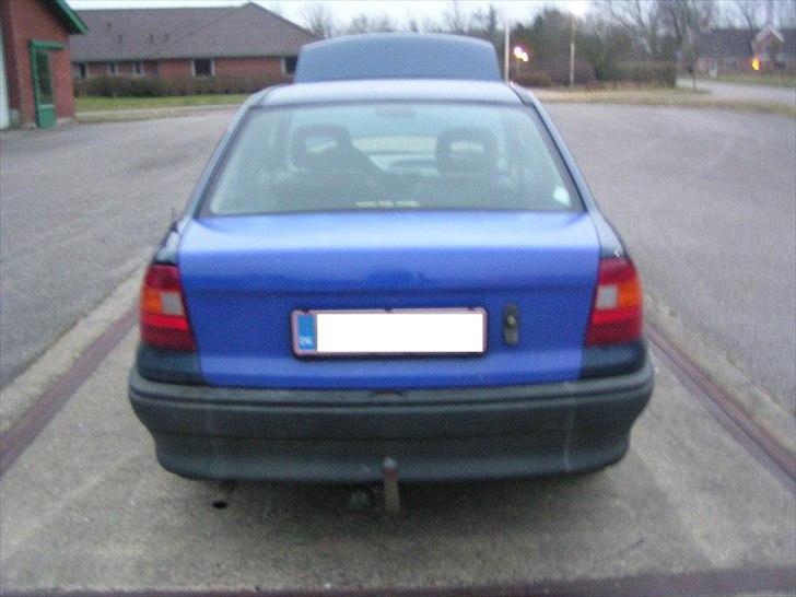 Opel astra f 1,6 i sedan billede 8