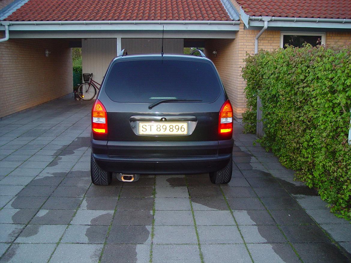 Opel Zafira Mk1 2,2 Comfort SOLGT billede 4