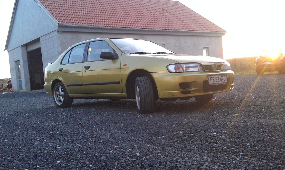 Nissan Almera billede 1