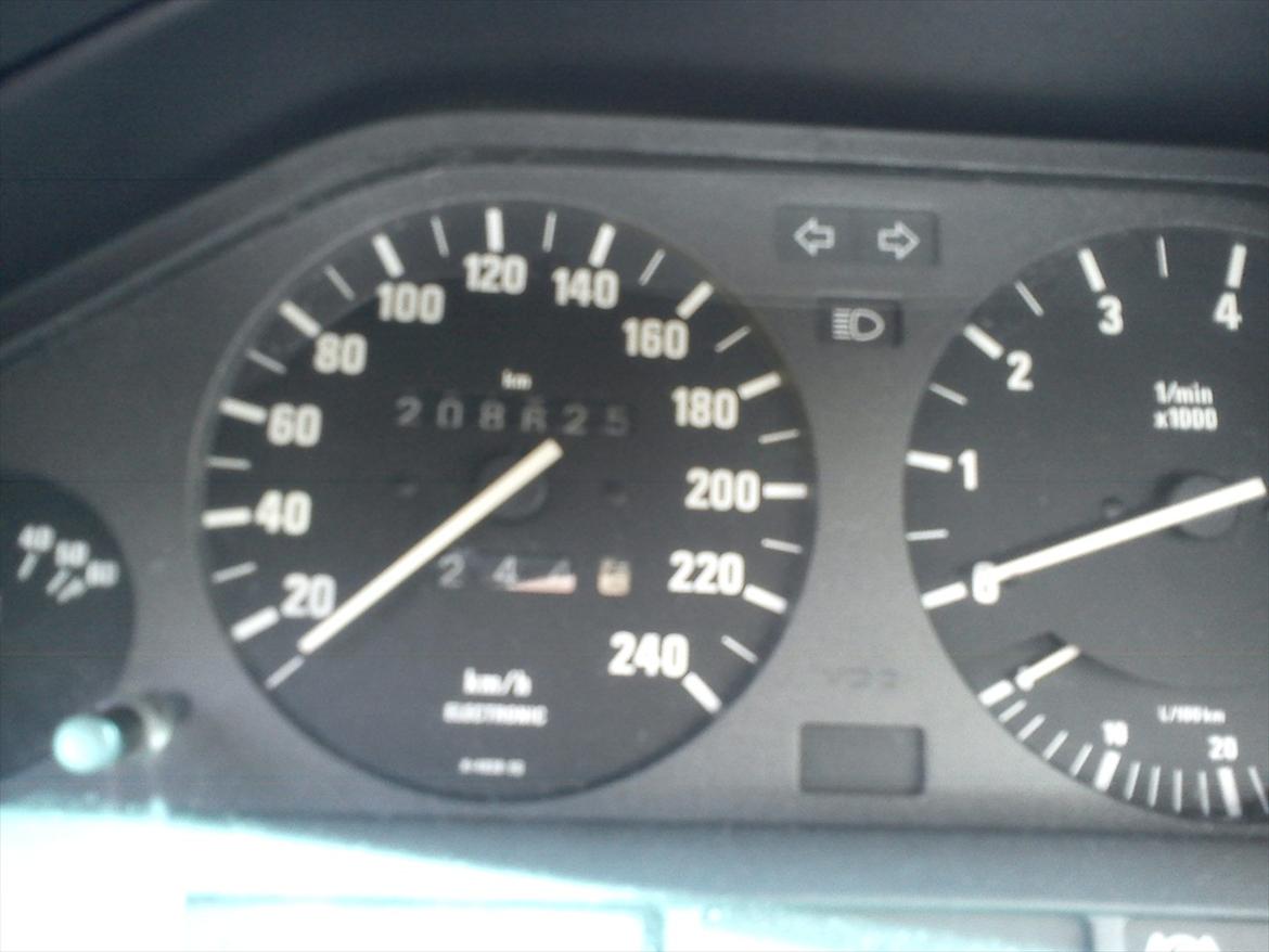 BMW E30 318i(Solgt) - Km.Tal! billede 11
