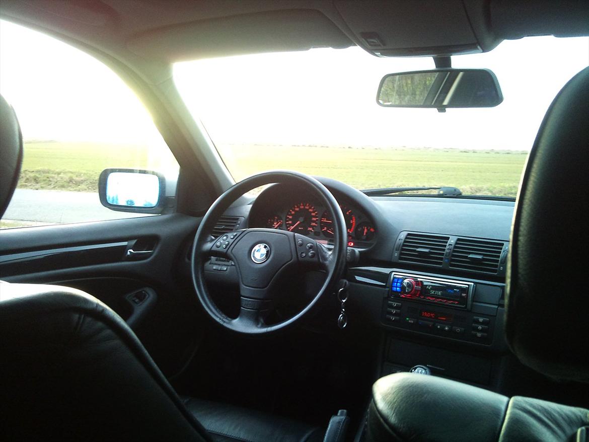 BMW e46 320d Totalskadet billede 14