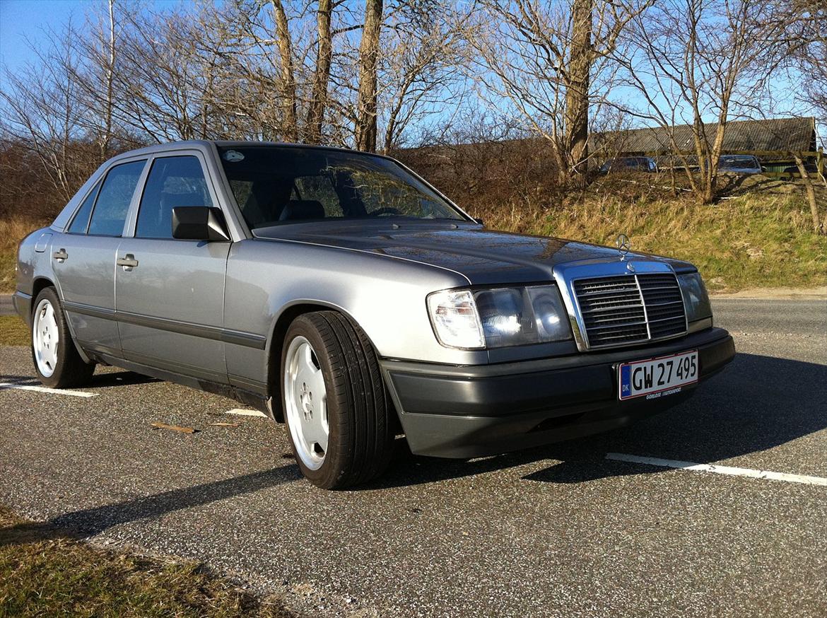 Mercedes Benz w124 230 E tidligere bil billede 4