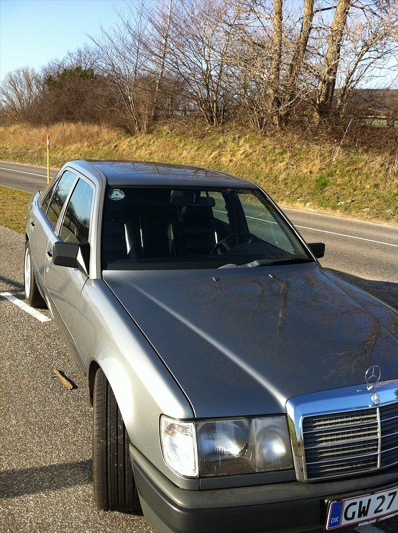 Mercedes Benz w124 230 E tidligere bil billede 6