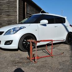 Suzuki Swift Totalskadet :- /