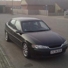 Opel Vectra b 1,6 16v "Solgt"