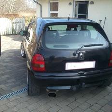 Opel corsa 1,4 i sport.