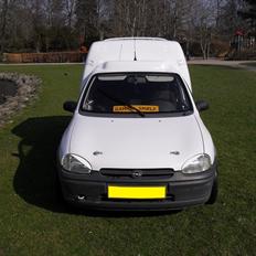 Opel corsa b combo 1,4i (Snehvide)