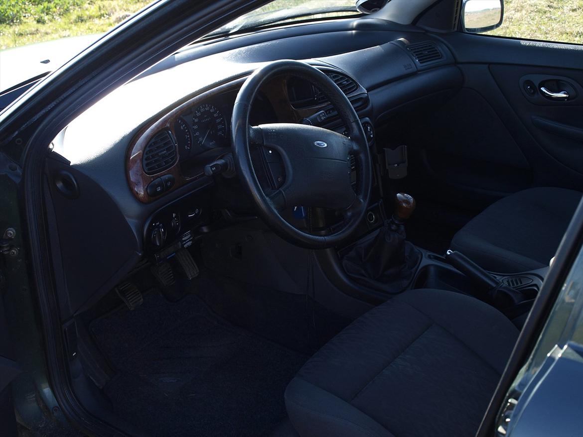 Ford Mondeo ST24 V6 billede 8