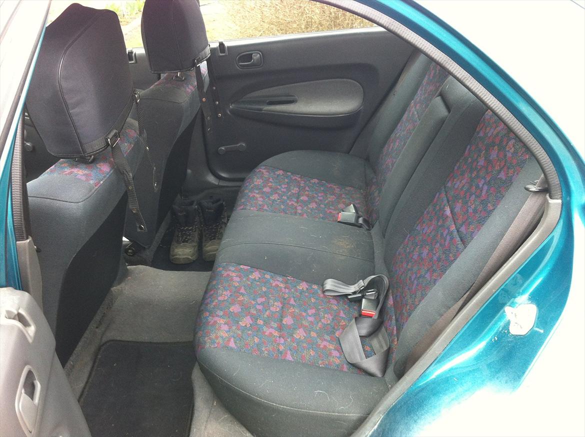 Mazda 323 s billede 8