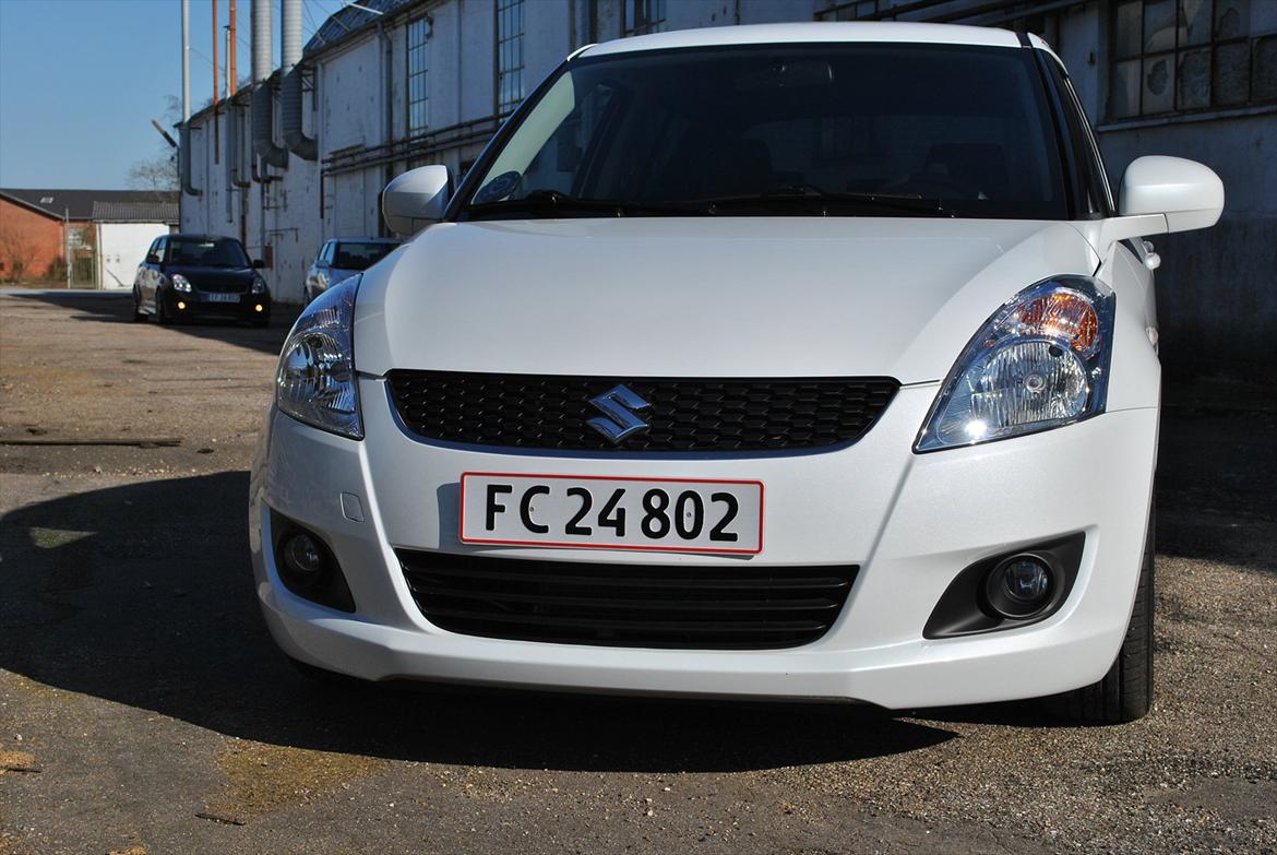 Suzuki Swift Totalskadet :- / billede 2