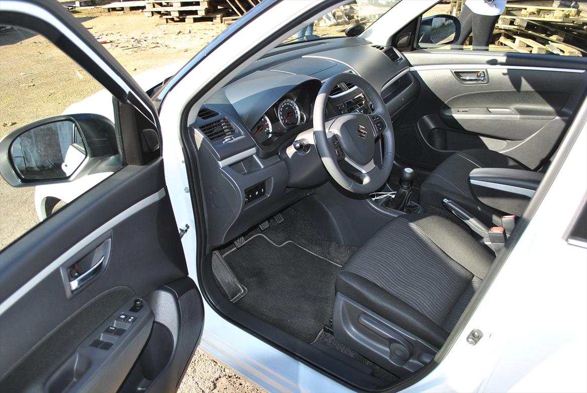 Suzuki Swift Totalskadet :- / billede 13