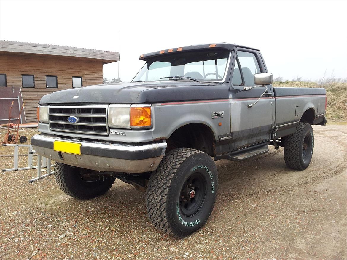 Amerikaner Ford F250 HD 4X4 - Friskmonteret undervogn og hjul... som den så ud før billede 2