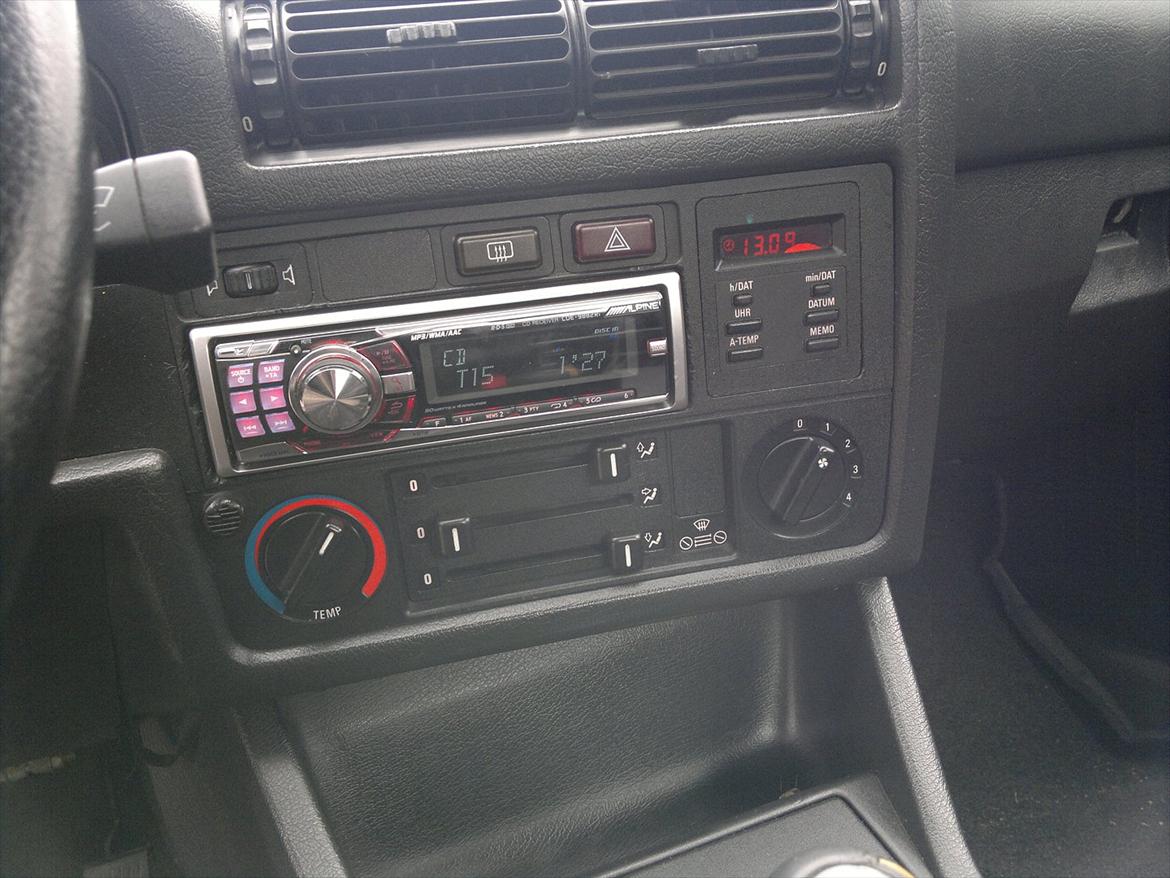 BMW E30 325i M-tech 2  - Radio og board computer. billede 8