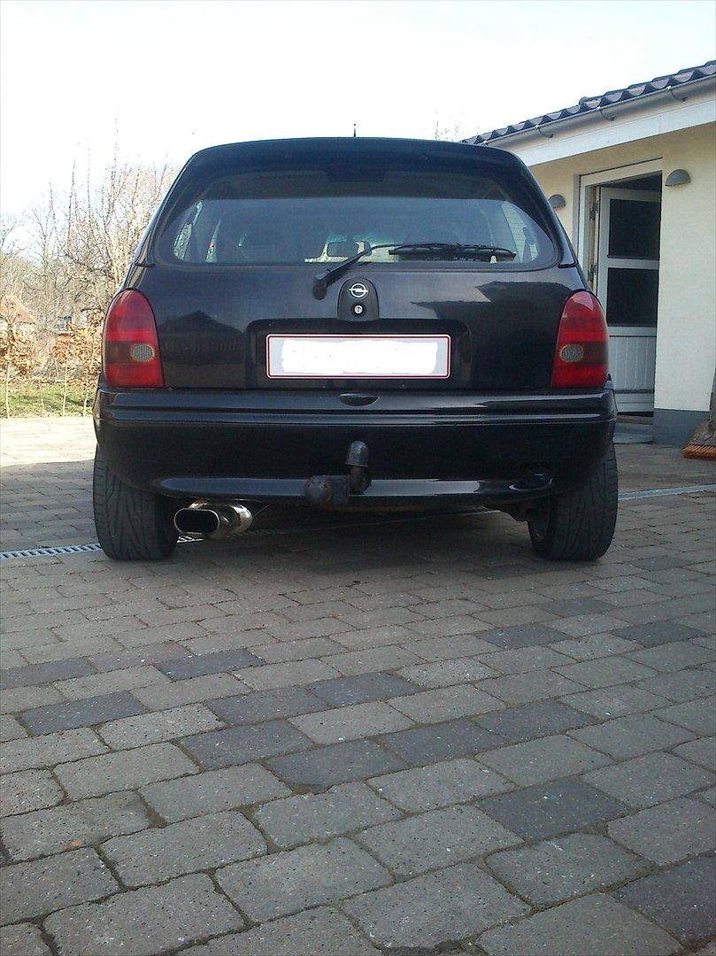 Opel corsa 1,4 i sport. billede 2