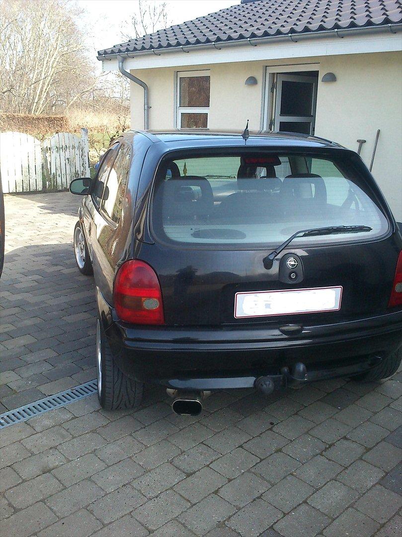 Opel corsa 1,4 i sport. billede 3