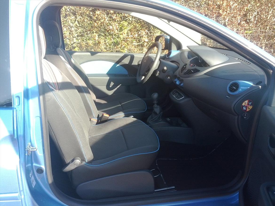 Renault Twingo totalskadet billede 8