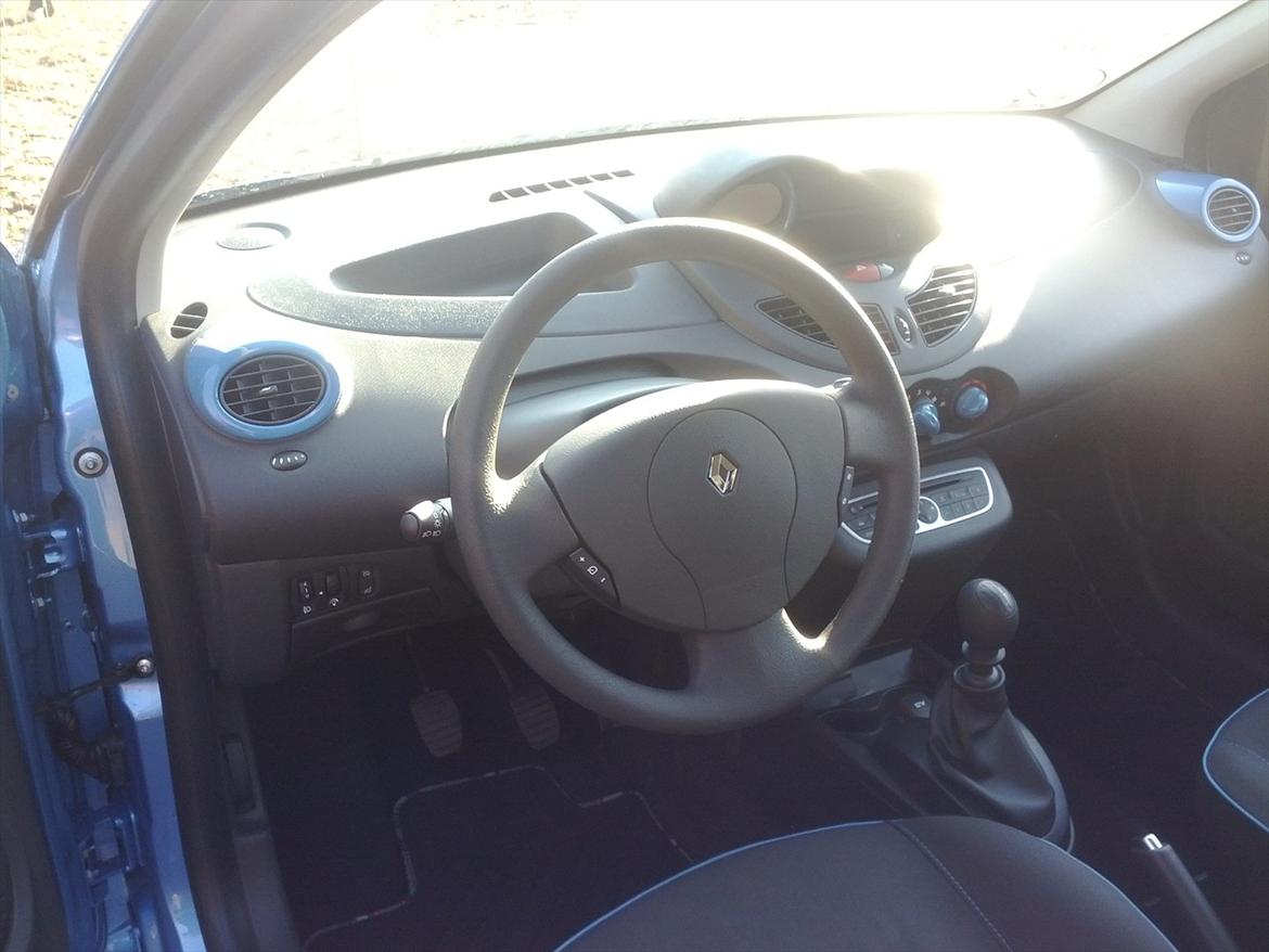 Renault Twingo totalskadet billede 9