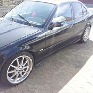BMW 318i (solgt):-(
