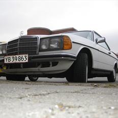 Mercedes Benz 123 230CE - saelges 