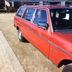 Mercedes Benz 123 230TE  SOLGT