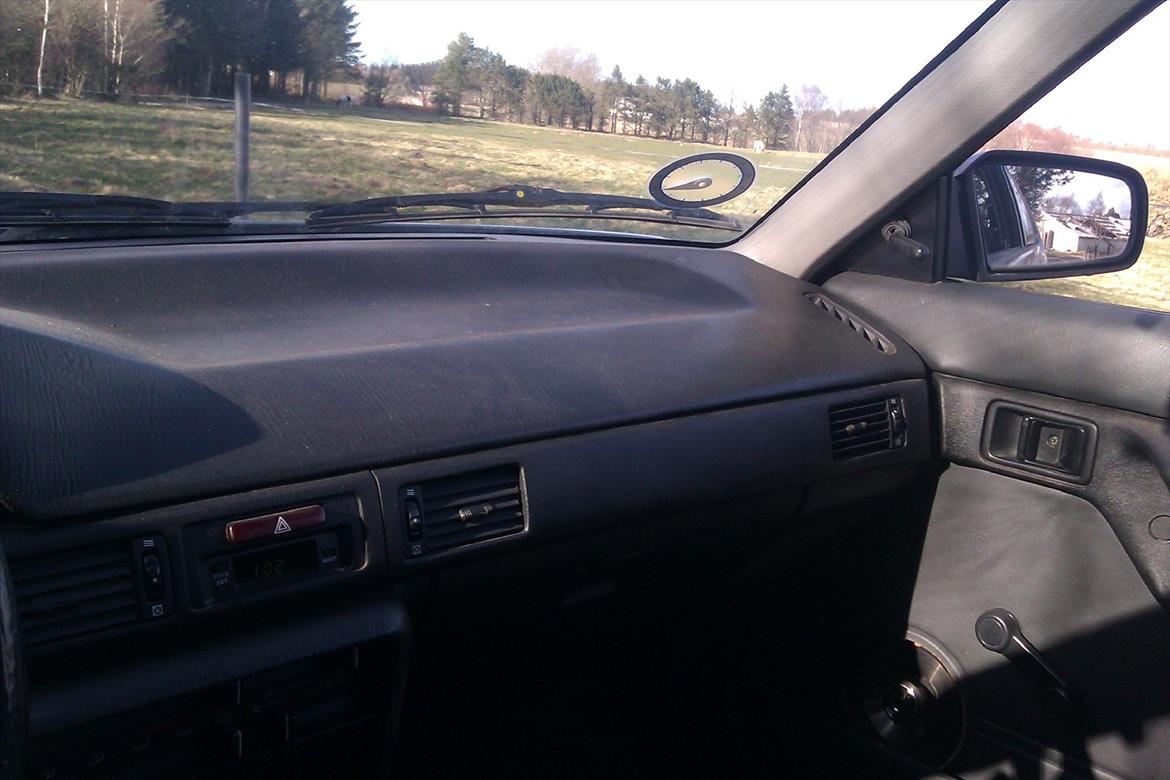 Mazda 323 LX 1.3 16v billede 2