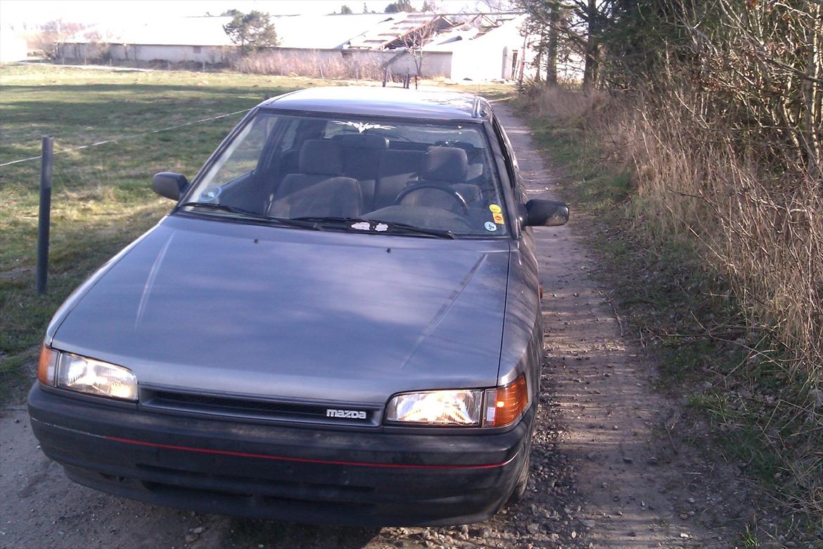 Mazda 323 LX 1.3 16v billede 4