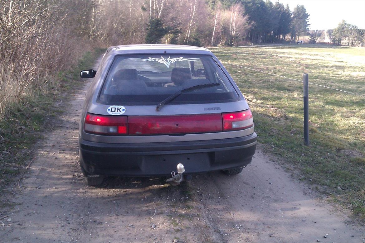 Mazda 323 LX 1.3 16v billede 6