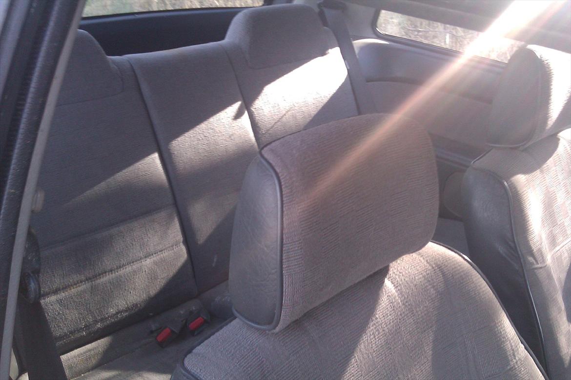 Mazda 323 LX 1.3 16v billede 9