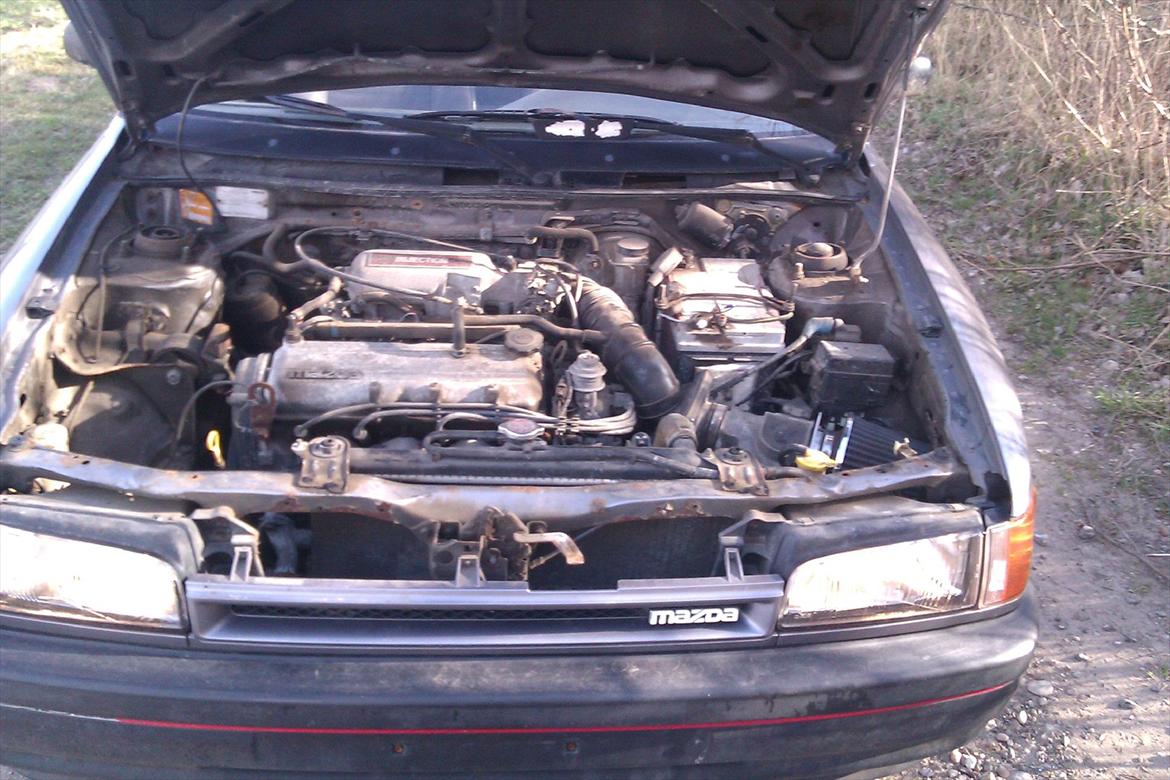 Mazda 323 LX 1.3 16v billede 10