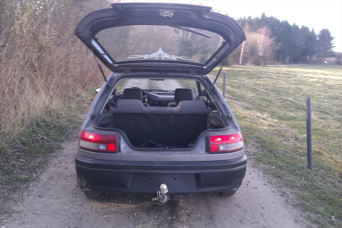 Mazda 323 LX 1.3 16v billede 12