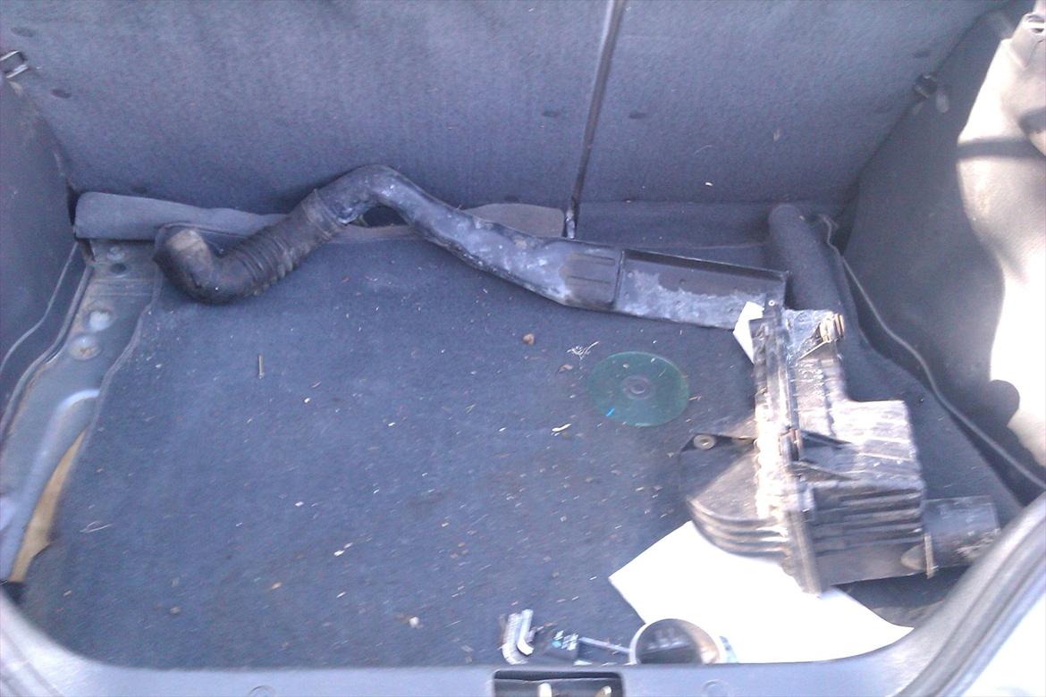 Mazda 323 LX 1.3 16v billede 13