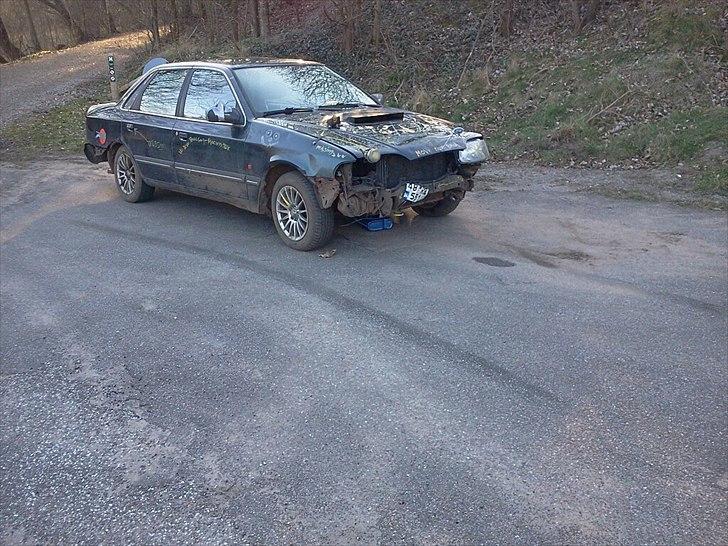 Ford --> V.I.P<-- Scorpio 2.9 V6 (Skrottet) - Den bliver jo brugt :D 
 billede 1