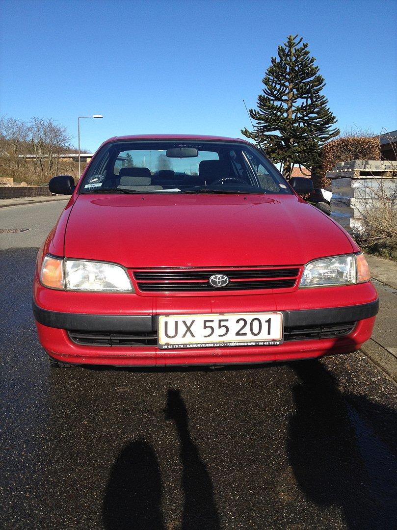 Toyota Carina E billede 2