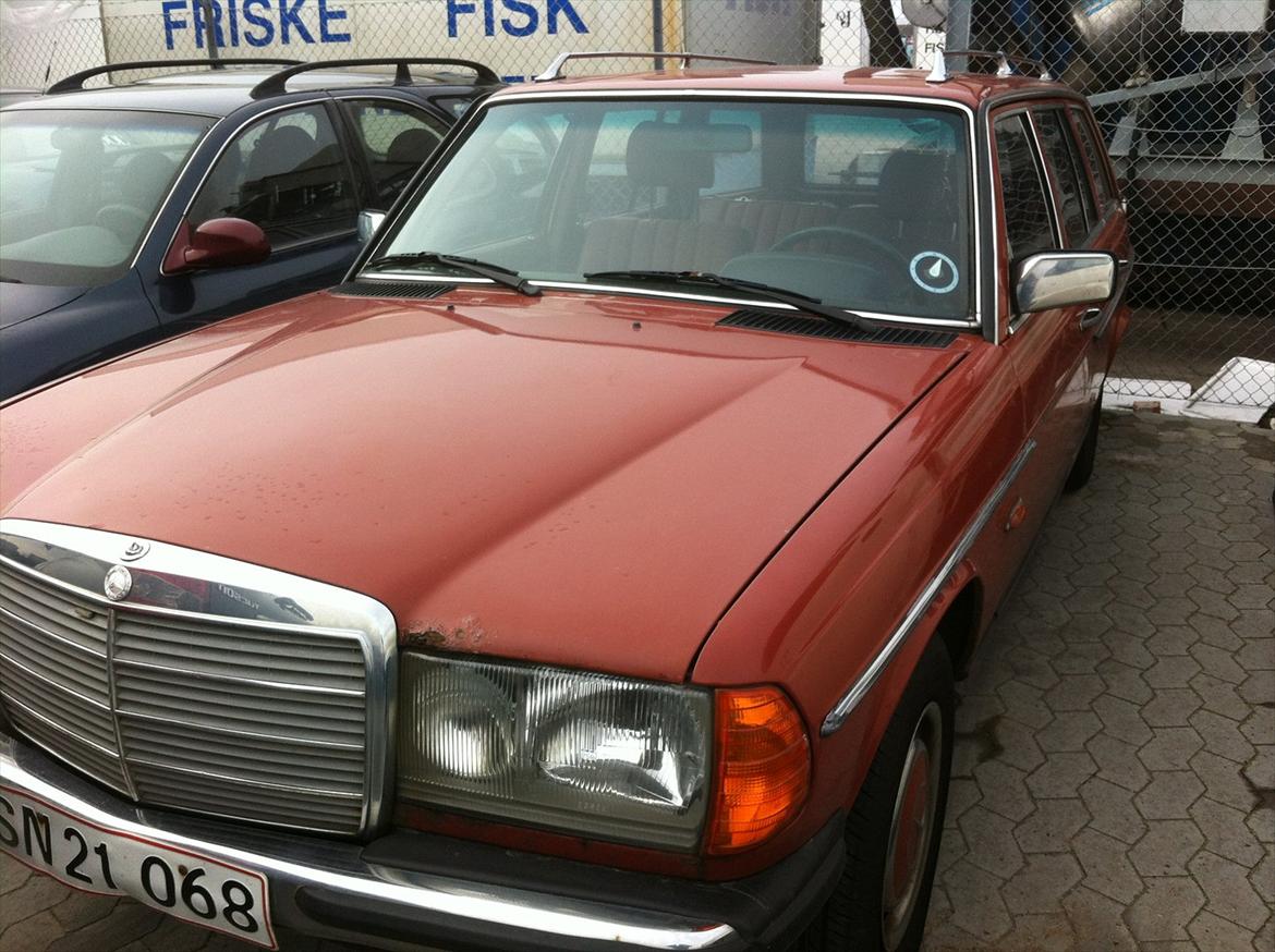 Mercedes Benz 123 230TE  SOLGT billede 8