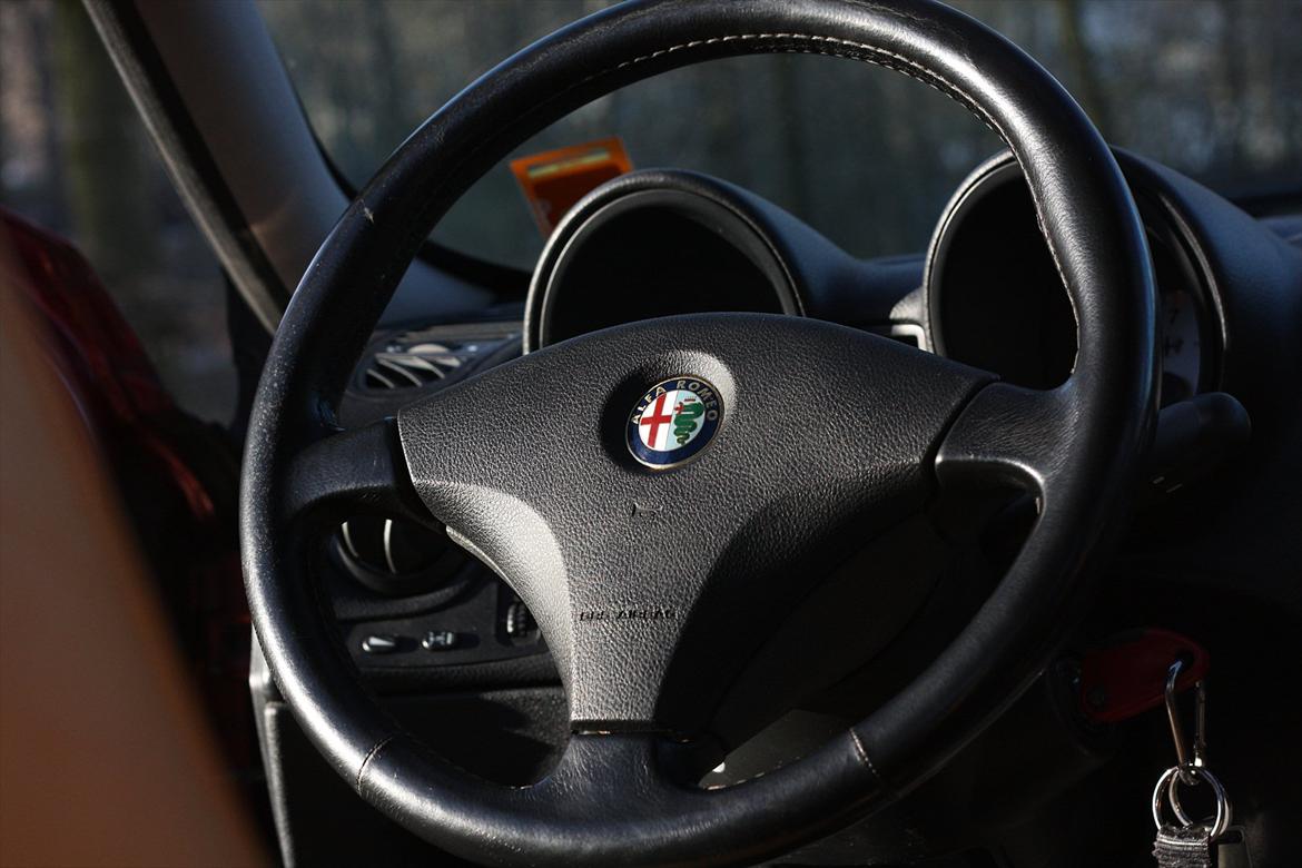 Alfa Romeo 156 2,5 V6 24V - Læderrat i stedet for det originale trærat billede 11