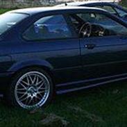 BMW E36 318is coupe