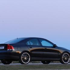 Volvo S60  (BILEN ER SOLGT)