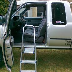 Toyota HILUX.  4x4 . 100% spær