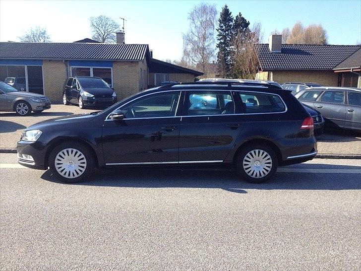 VW Passat - Hos forhandleren billede 16