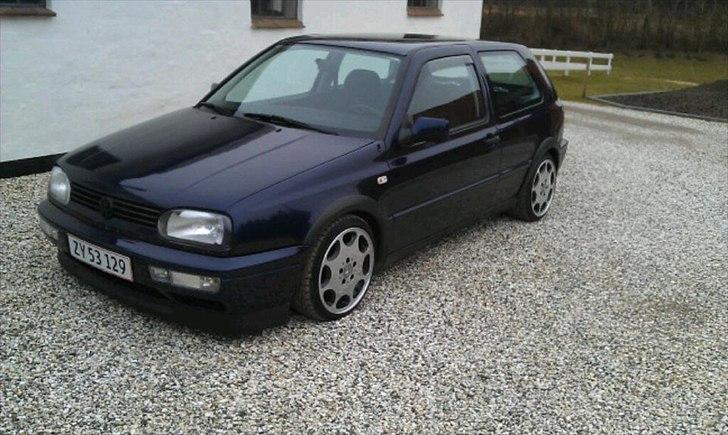 VW Golf III 1,9 TDi (solgt) - ønske udseendet, men må jo bare indse at adaptere er noget lort som ikke hører hjemme på en bil der skal køres i :) billede 5