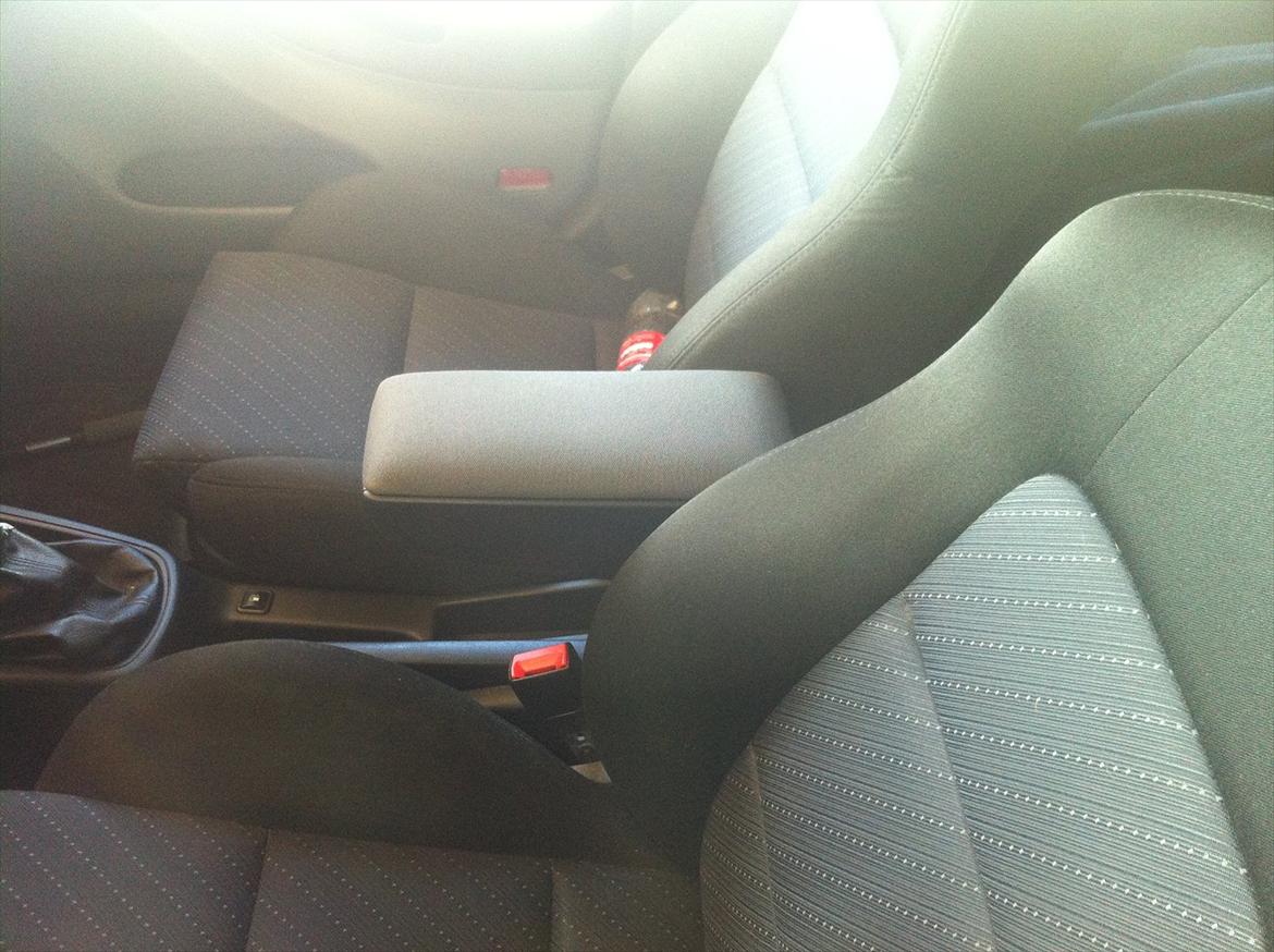 Seat Leon 1,6 16V - Uden huller nogen steder. billede 3