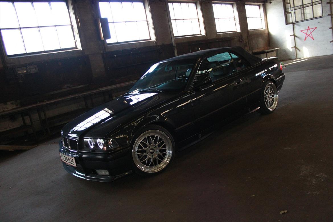 BMW E36 325i Cabriolet SOLGT billede 17