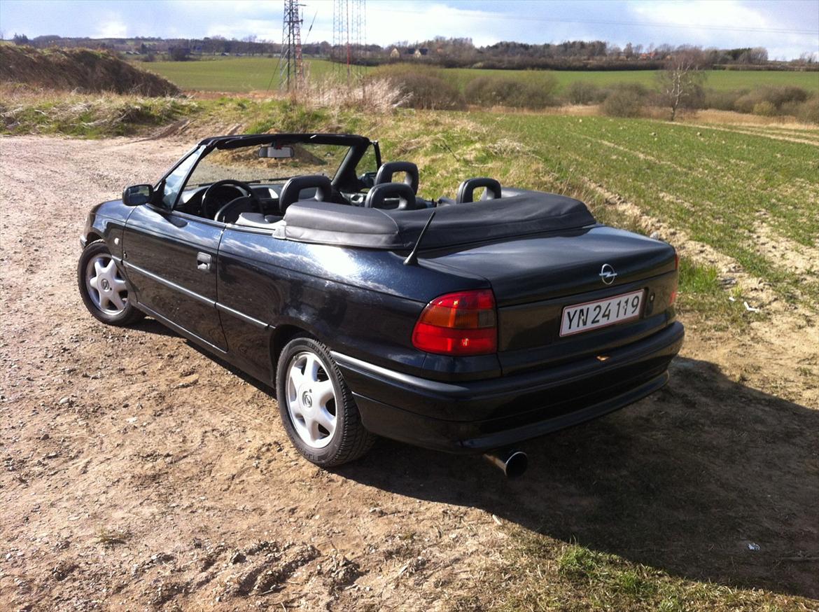 Opel Astra F Cabriolet Bertone billede 8