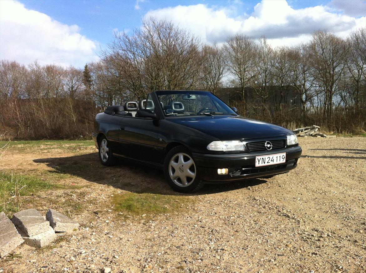 Opel Astra F Cabriolet Bertone billede 9