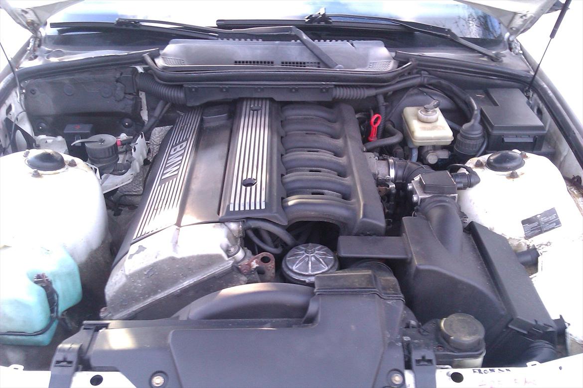 BMW E36 320I - SOLGT billede 14